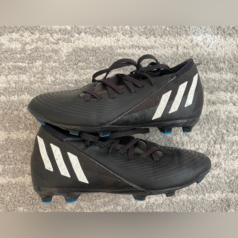 Adidas Predator Kids Boys Black and White stripes Soccer Futbal cleats, size 3